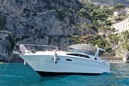 Charter Motorboat Sea Ray Sundacer Salerno