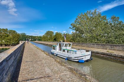 Charter Houseboat Pénichette Classique 935 W Saint-Léger-sur-Dheune