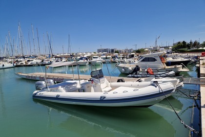 Charter RIB Cantieri Fiorentini Shadow 820 Bari