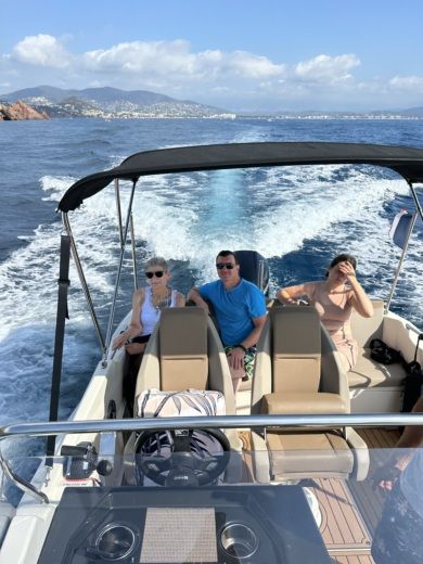 Mandelieu-La Napoule Motorboat Quicksilver Activ 755 Sundeck alt tag text