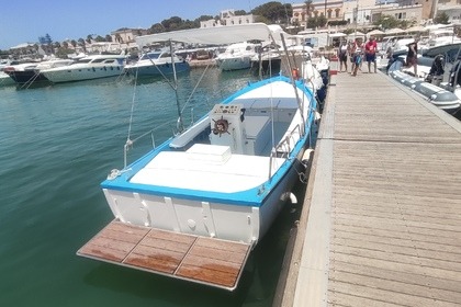 Noleggio Barca a motore LeucaExperience-Escursioni Malepesce Gozzo Santa Maria di Leuca