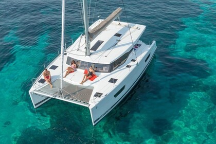 Charter Catamaran Fountaine Pajot Lucia 40 Le Marin