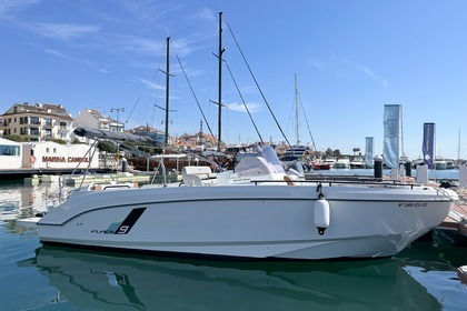 Charter Motorboat Beneteau Flyer 9 Spacedeck Cambrils