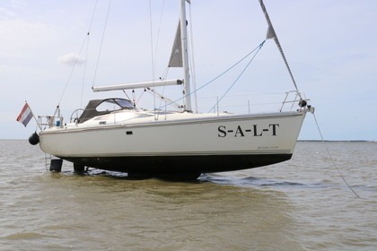 Charter Sailboat Delphia 40.3 Makkum