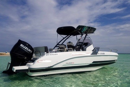 Hire Motorboat BENETEAU Flyer 6.6 Spacedeck Le Gosier