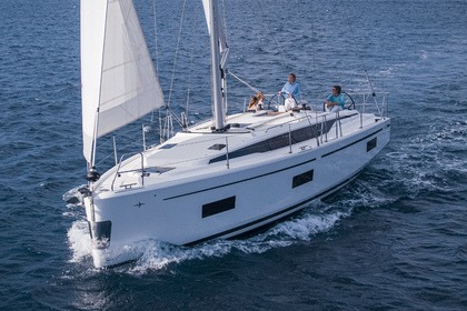 Hyra båt Segelbåt Bavaria C42 Marseille