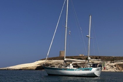 Charter Sailboat Wauquiez Amphitrite 43 Piombino