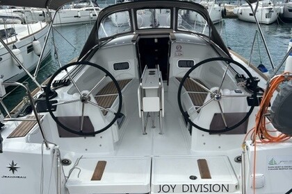Charter Sailboat Jeanneau Sun Odyssey 349 Biograd na Moru
