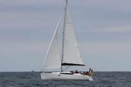 Verhuur Zeilboot BENETEAU OCEANIS 31 La Trinité-sur-Mer
