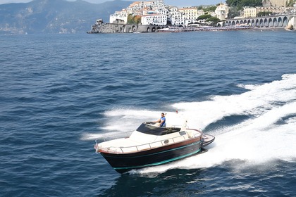 Hire Motorboat Gozzo Satin Up 30 SPORT Capri