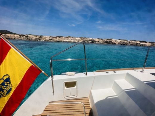 Ibiza Catamaran Lagoon 450 alt tag text