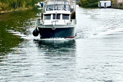 Aluguel Casa Flutuante Gruno Hollandia 1100 Classic Berlim