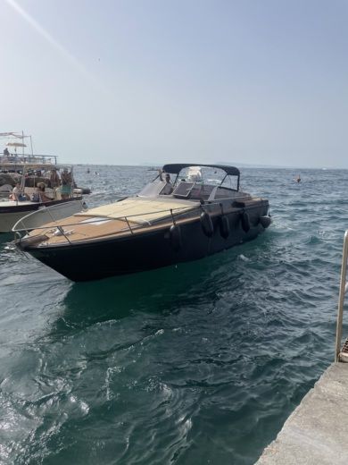 Sorrento Motorboat Itama RS alt tag text