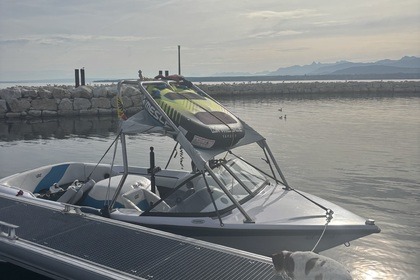 Location Bateau à moteur Correct Craft Nautique Ski 196 330cv V8 Hermance