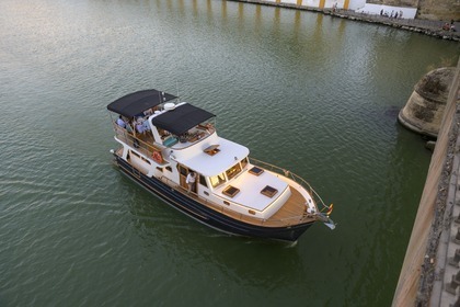 Alquiler Lancha Marine Corp. trawler 14 Sevilla