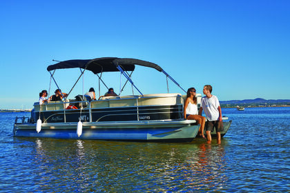 Charter Motorboat Sun Chaser Classic 8524 Faro