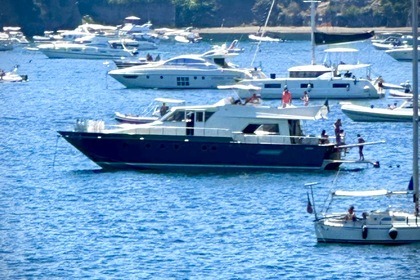 Noleggio Yacht a motore Canados 60 Napoli