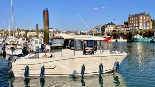 Motorboat Jeanneau Merry Fisher marlin 695 Boat layout