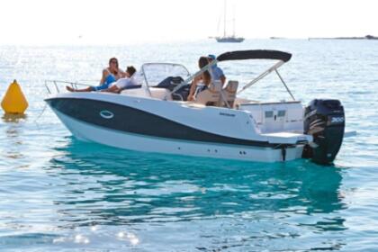 Charter Motorboat Quicksilver Activ 755 Sundeck Punat