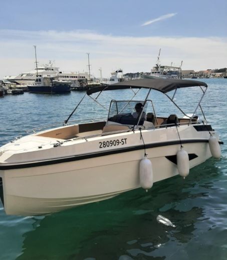 Motorboat Arrow Abaris 23 boat plan
