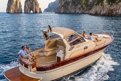 Hire Motorboat Gozzo Jeranto 8 Open Capri