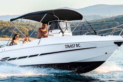 Hire Motorboat Bluline 21 Open Rabac