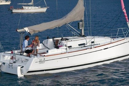 Charter Sailboat BENETEAU FIRST 30 La Rochelle