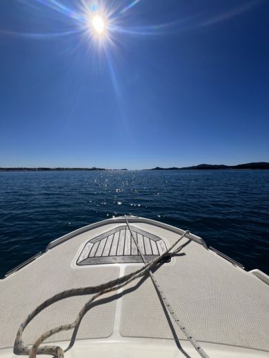 Općina Sveti Filip I Jakov Motorboat ADRIA 500 alt tag text