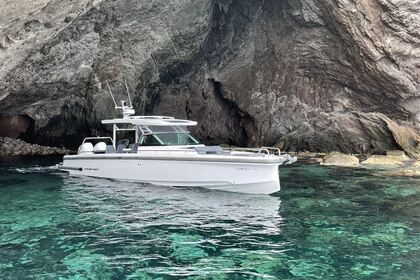 Hire Motorboat Axopar 37 s top Paros