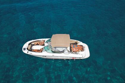 Hire Motorboat CROWLINE EX 260 Hvar