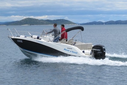 Charter Motorboat QUICKSILVER Sundeck 675 Pakoštane