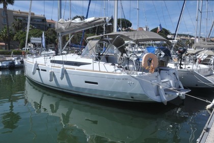 Charter Sailboat JEANNEAU SUN ODYSSEY 439 Toulon