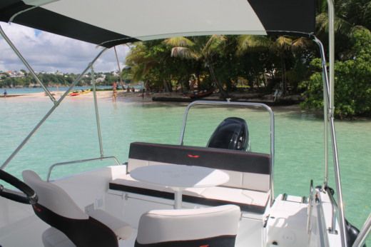 Motorboat BENETEAU flyer 6.6 spacedeck Boat design plan