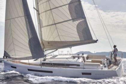 Rental Sailboat Jeanneau Sun Odyssey 490 Skiathos