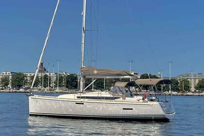 Rental Sailboat Jeanneau Sun Odyssey 379 La Rochelle