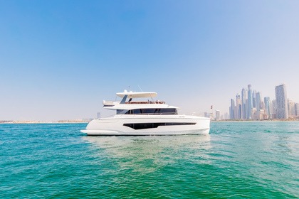 Hyra båt Yacht Skywalker Gala Dubai