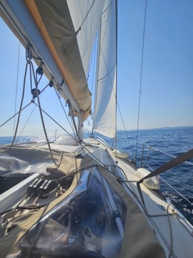 La Londe-les-Maures Sailboat Dufour 350 GRAND LARGE alt tag text