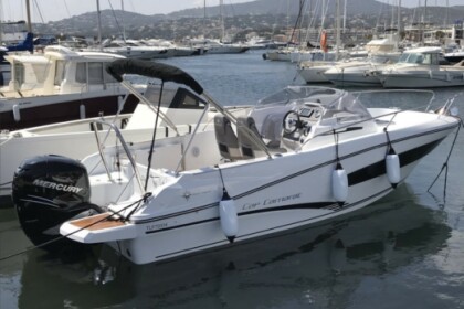 Charter Motorboat Jeanneau Cap Camarat 7.5 Wa Hyères