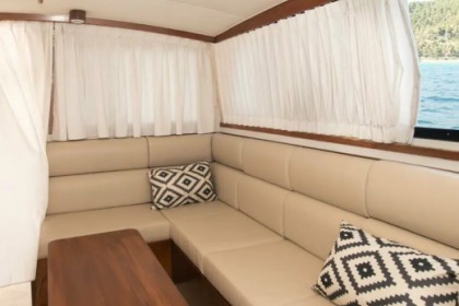 Rental Motor yacht Bertram 40 1998 Thasos Regional Unit