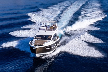 Hire Motorboat Sealine F430 Dubrovnik-Neretva County