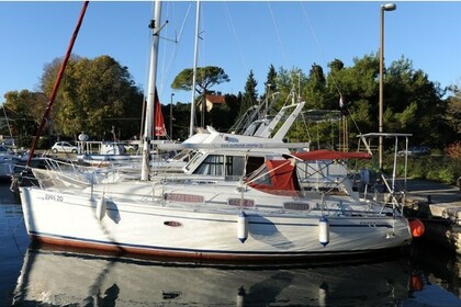 Hire Sailboat BAVARIA 34 CRUISER Zadar