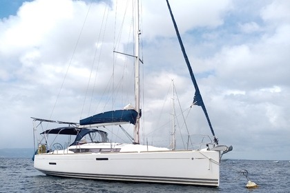Rental Sailboat Jeanneau Sun Odyssey 379 Pointe-a-Pitre