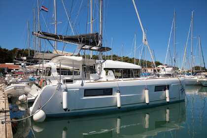 Location Catamaran Lagoon-Bénéteau Lagoon 40 - 3 + 2 cab Pomer