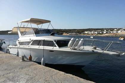 Hire Motorboat Coronet 32 Oceanferer Valletta