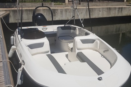 Miete Motorboot Bayliner Element E5 Aigues-Mortes