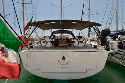 Hire Sailboat DUFOUR 520GL Cecina