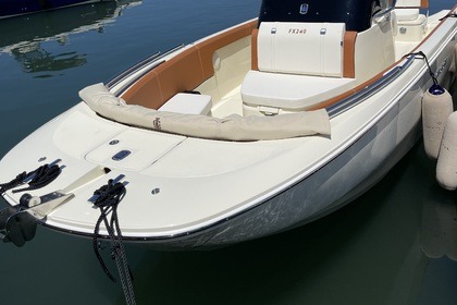 Hire Motorboat invictus Capoforte FX 240 Tropea