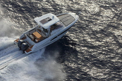 Charter Motorboat Jeanneau Cap Camarat 9.0 Wa Saint-Raphaël