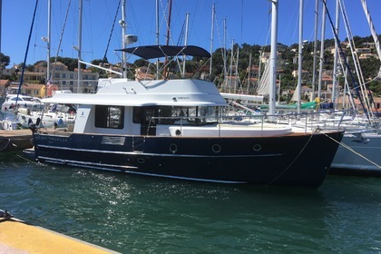 Charter Motorboat BENETEAU SWIFT TRAWLER 44 Toulon
