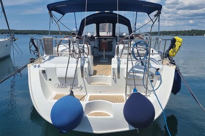 Location Voilier Beneteau Beneteau 50 Pula